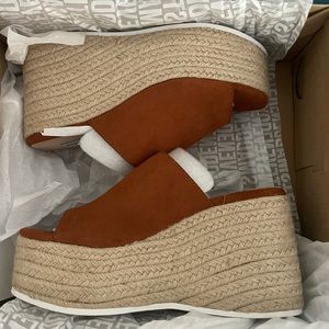 Steve Madden wedge platform slides NEW IN BOX size 6